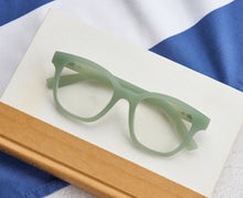 Load image into Gallery viewer, Peepers | Zinnia - Light Green