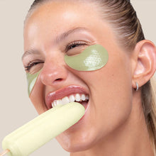 Load image into Gallery viewer, Patchology Cool Crush Eye Patches