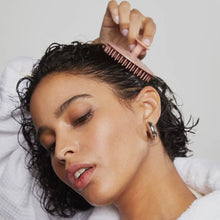 Load image into Gallery viewer, Shampoo Brush + Scalp Exfoliator