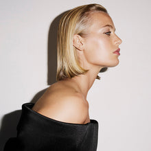 Load image into Gallery viewer, Oribe Supershine Smoothing Wax Stick