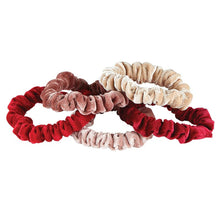 Load image into Gallery viewer, Velvet Scrunchie Present - Blushing

