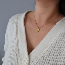 Load image into Gallery viewer, Tulip Pendant Necklace
