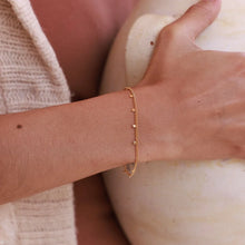 Load image into Gallery viewer, Tiny Dot Chain Bracelet

