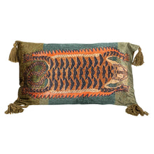 Load image into Gallery viewer, Cotton Blend Velvet Lumbar Pillow with Tiger
