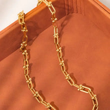 Load image into Gallery viewer, Bold Chain Necklace
