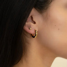 Load image into Gallery viewer, Hoop Earrings - 3/4"
